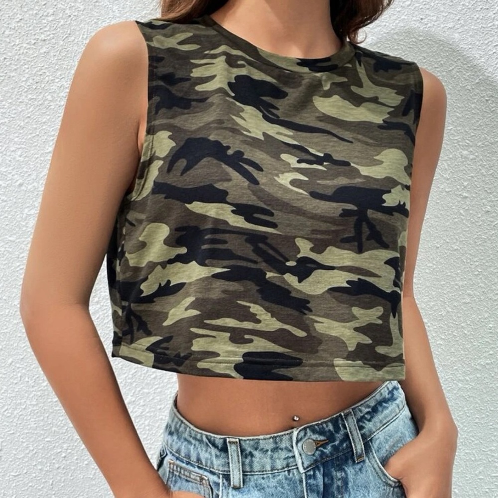Camo crop tank